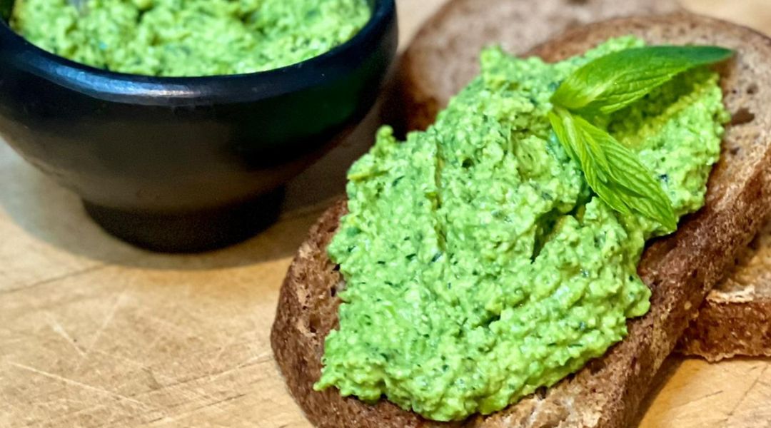 Pea, goats cheese and spinach dip